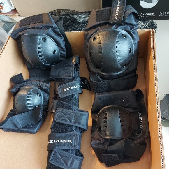 Roller Blades CCM Inlines Men's - Size 8 - Lazer SR and Protective Gear - Picture 7 of 12